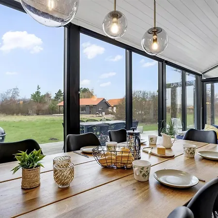 Dyke - 1-5km From The Sea By Interhome