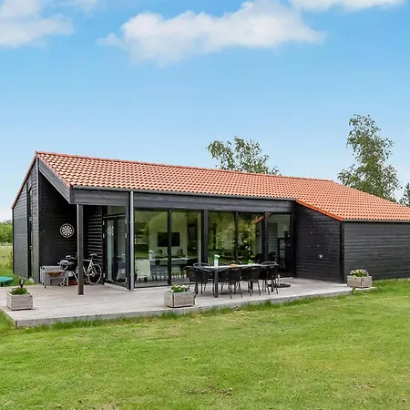 Dyke - 1-5km From The Sea By Interhome *